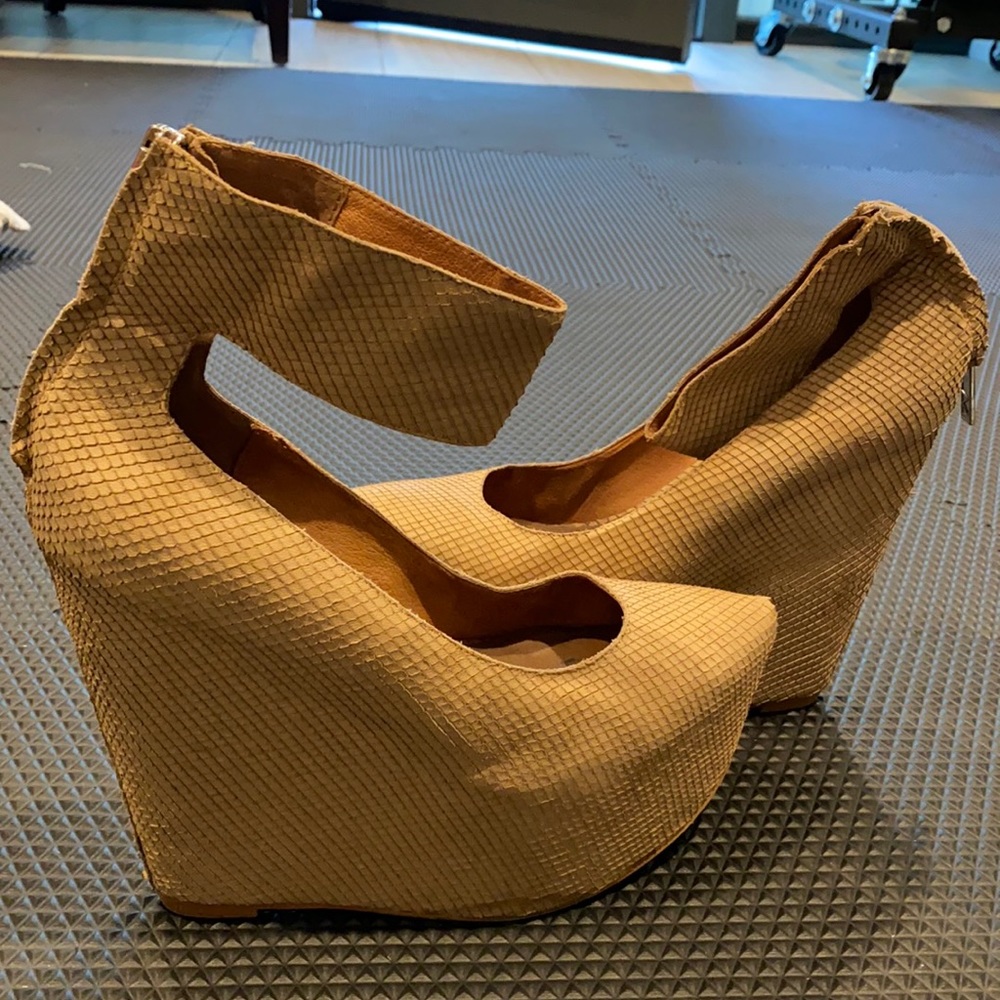 Matiko Platform Heels